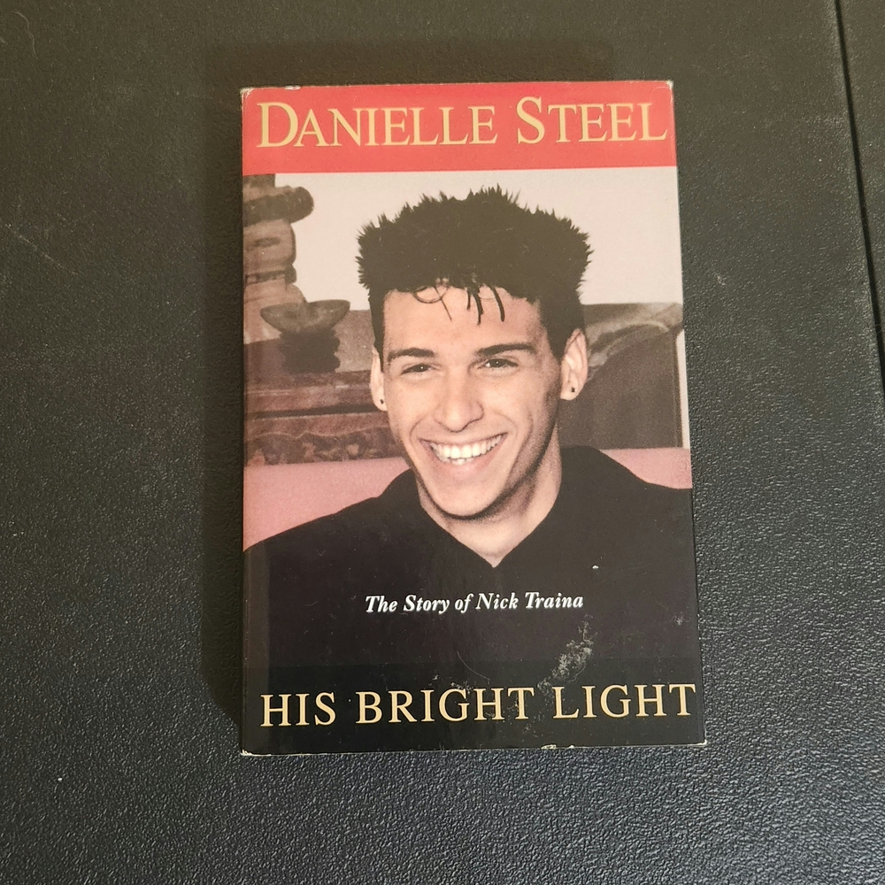 Danielle Steel 'His Bright Light' Book